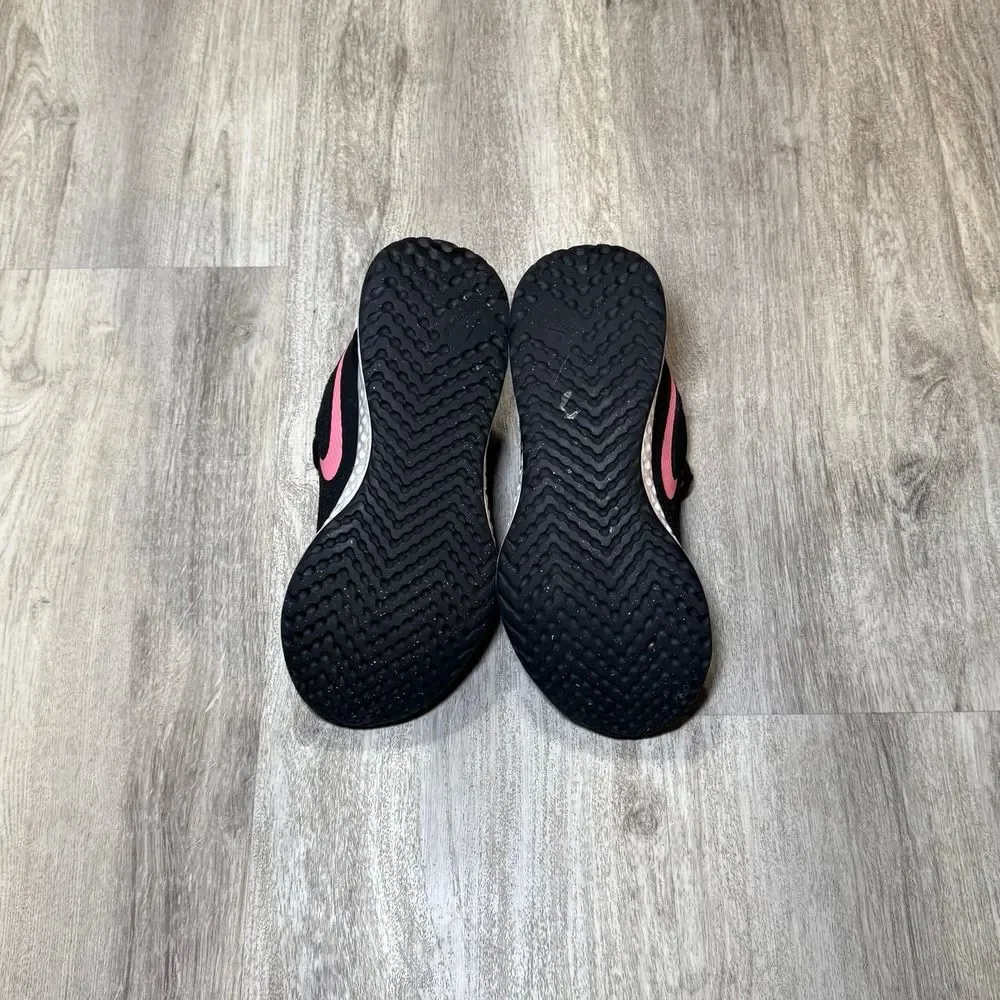 Nike Girl's Revolution size 6 Running‎ Shoes Black / Pink BQ5671-002